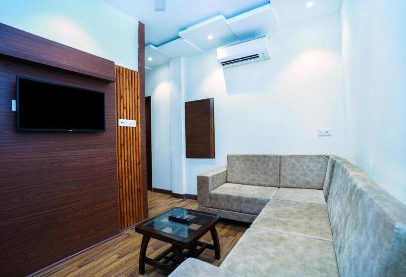 이그제큐티브 스위트, Aura Grand By Levelup Hotels