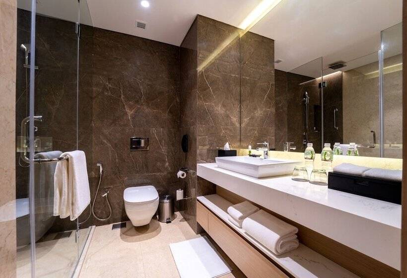 اتاق لوکس با چشم‌انداز شهر, Courtyard By Marriott Vadodara