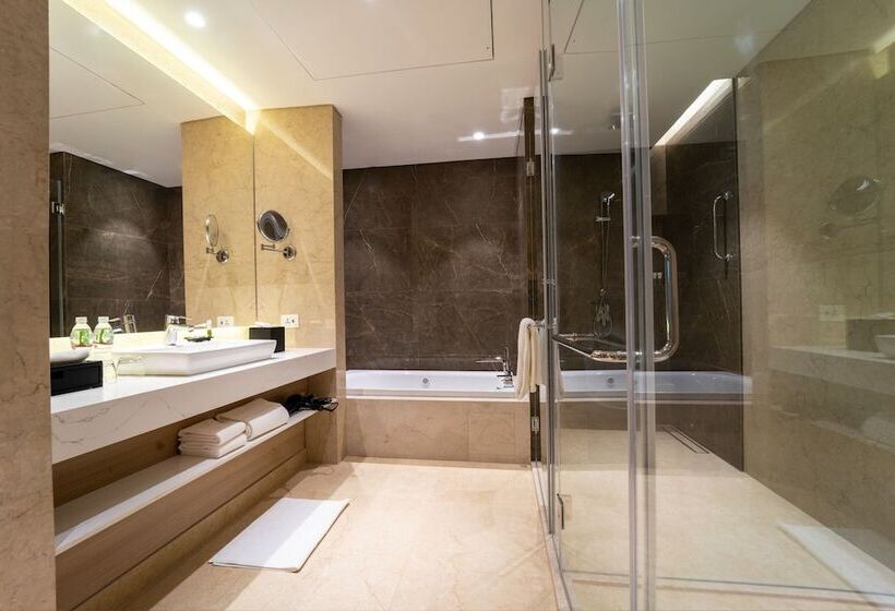 اتاق پرمیوم, Courtyard By Marriott Vadodara