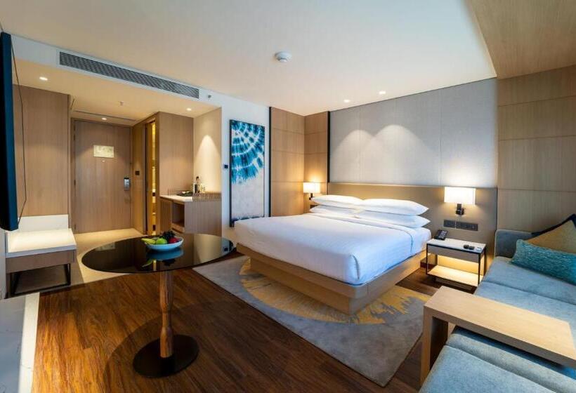 اتاق دلوکس با تخت کینگ و چشم‌انداز شهر, Courtyard By Marriott Vadodara