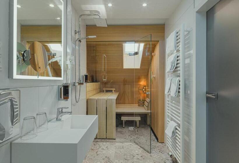 סטודיו דלוקס, Bs Boutique