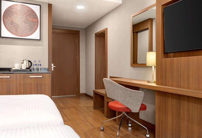 اتاق استاندارد با تخت دوبل برای معلولان, Ramada By Wyndham Adiyaman