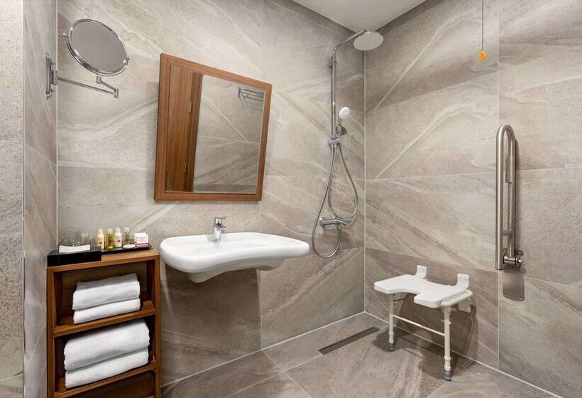 اتاق استاندارد با تخت دوبل برای معلولان, Ramada By Wyndham Adiyaman