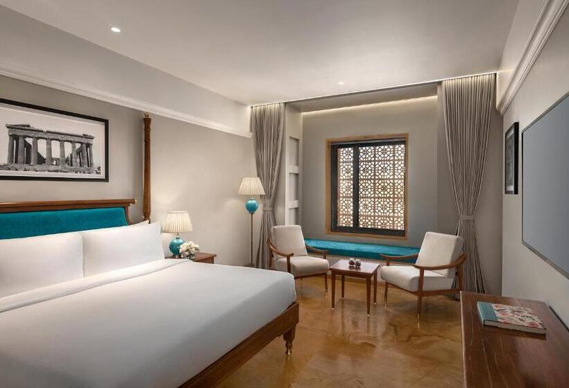 اتاق لوکس با تخت بزرگ, Time Square Resort & Spa Bhuj