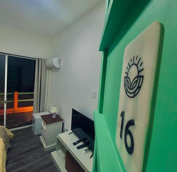 اتاق لوکس با بالکن و چشم‌انداز دریا, Vista La Floresta