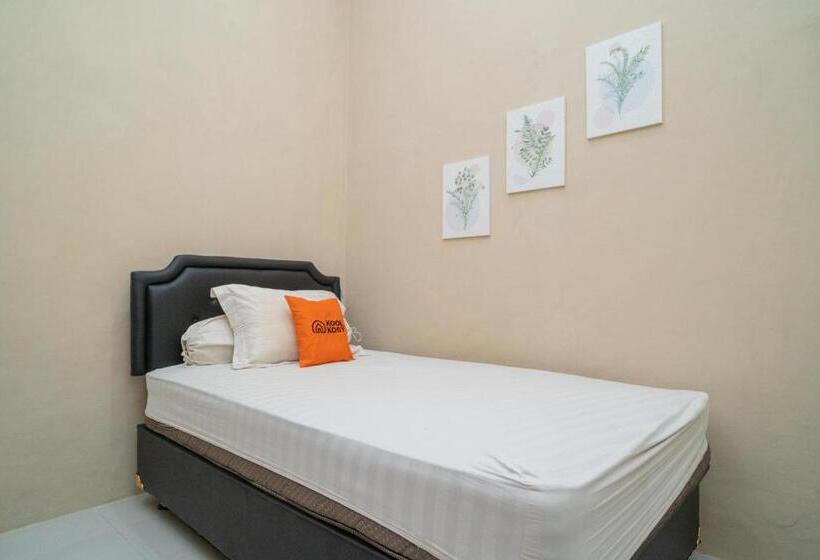 اتاق استاندارد یک نفره, Koolkost Syariah Near Jalan Ahmad Yani Banjarmasin