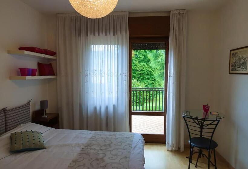 اتاق سه‌نفرۀ استاندارد با سرویس بهداشتی بیرون از اتاق, B&b Piccole Dolomiti