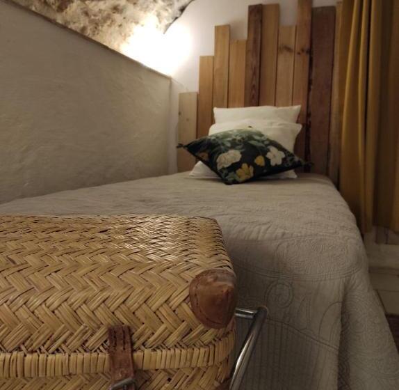 اتاق استاندارد سه نفره, Chambres Du Clocher