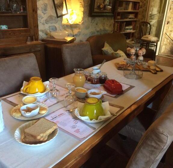 خانه 3 خوابه, Chambres Du Clocher