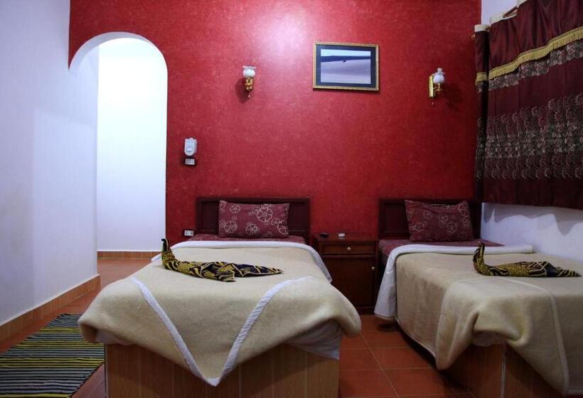 اتاق استاندارد سه نفره, Western Desert Hotel & Safari