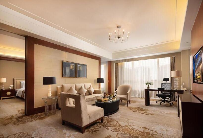 سوییت لوکس, Shenzhen Baolilai International