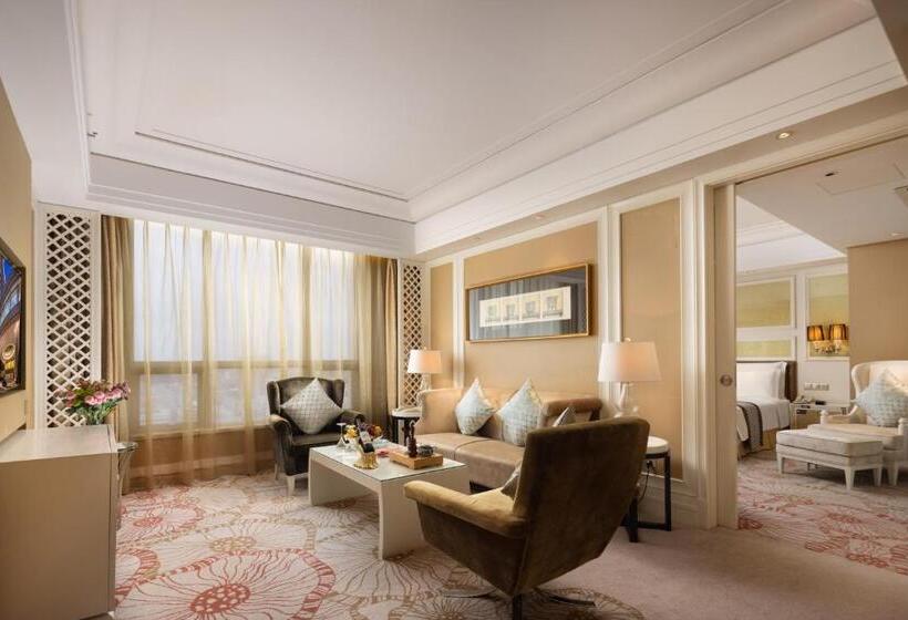 سوییت اجرایی, Shenzhen Baolilai International