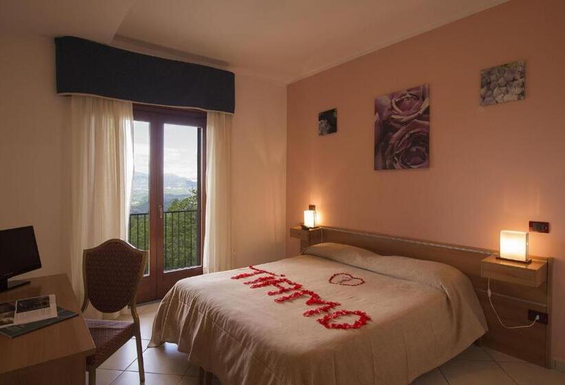 اتاق استاندارد یک تخته با بالکن, Royal Hotel Montevergine