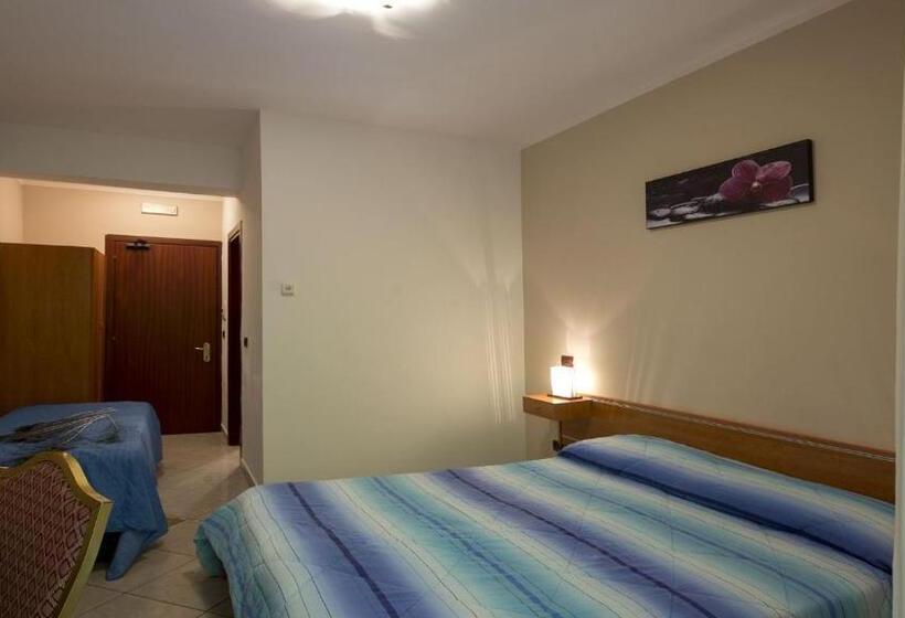 اتاق استاندارد چهار تخته, Royal Hotel Montevergine