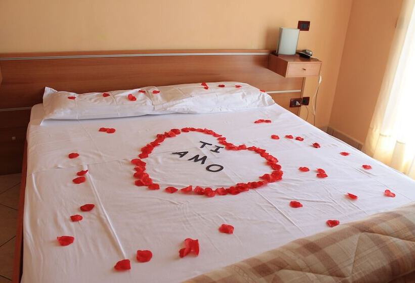 اتاق استاندارد با بالکن, Royal Hotel Montevergine