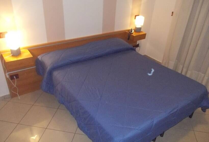 اتاق استاندارد با بالکن, Royal Hotel Montevergine