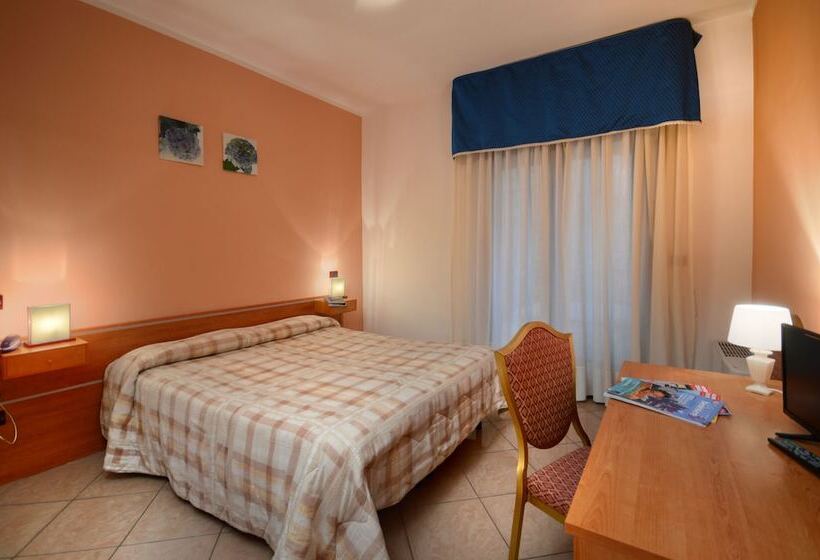 اتاق استاندارد سه تخته با بالکن, Royal Hotel Montevergine