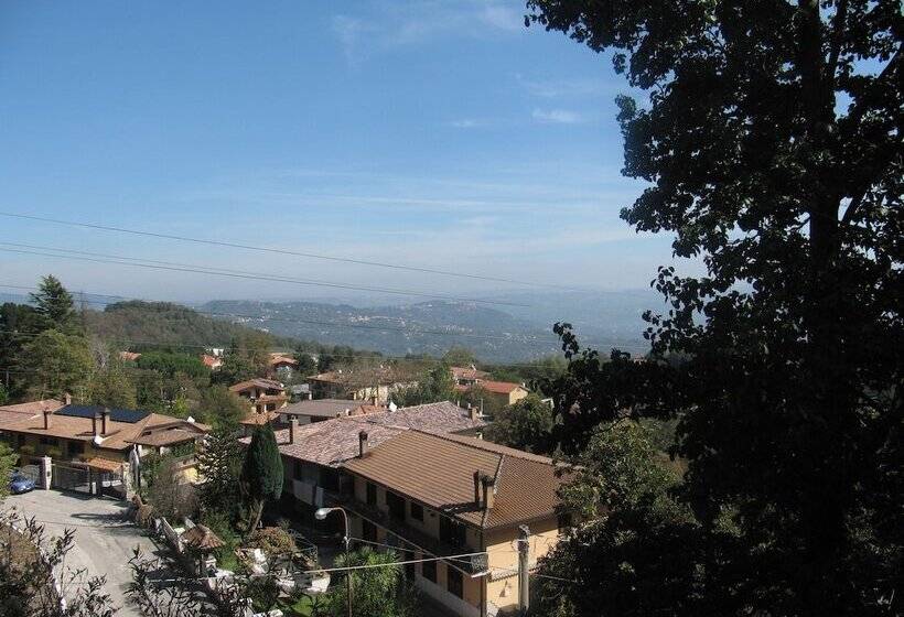 اتاق استاندارد سه تخته با بالکن, Royal Hotel Montevergine