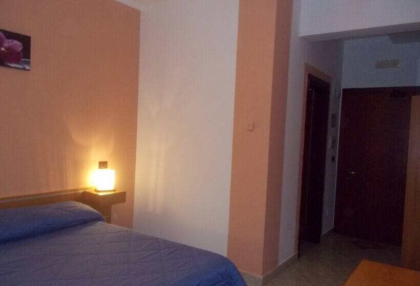 اتاق استاندارد با بالکن, Royal Hotel Montevergine