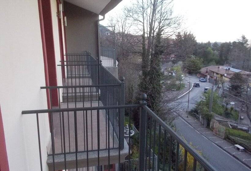 اتاق استاندارد با بالکن, Royal Hotel Montevergine
