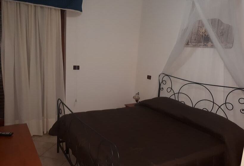 اتاق استاندارد با بالکن, Royal Hotel Montevergine