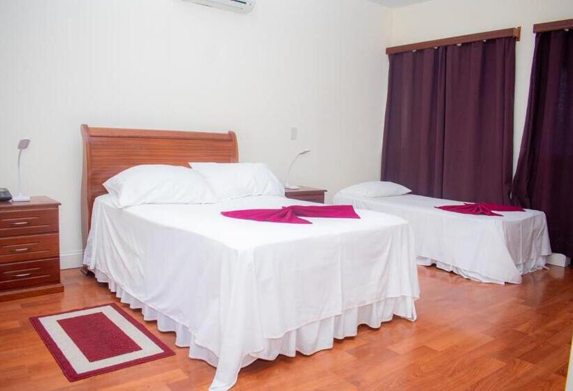 Standard Triple Room with Balcony, Santos Pina