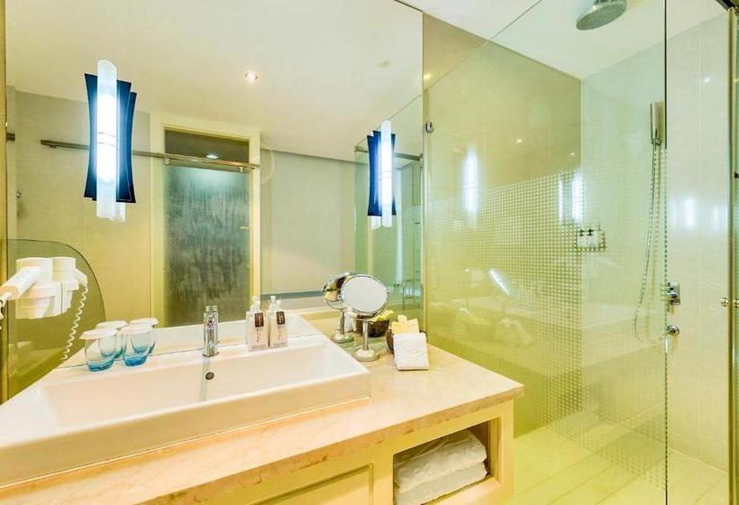 اتاق لوکس با چشم‌انداز دریا, Sea Links Beach