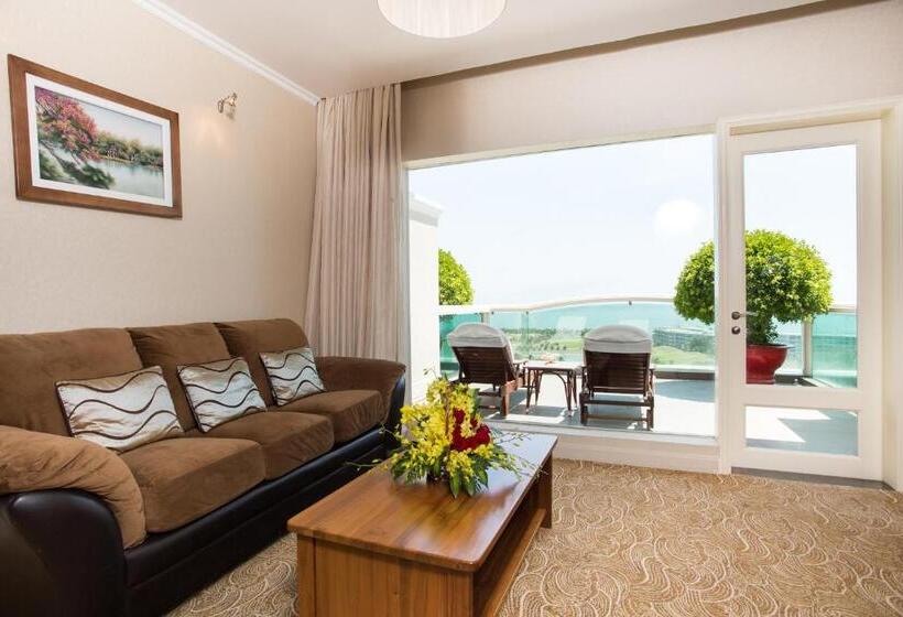 اتاق لوکس با چشم‌انداز دریا, Sea Links Beach