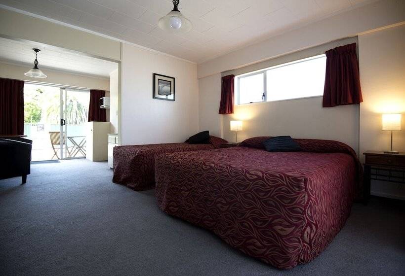 استودیو اجرایی, Kapiti Gateway Motel