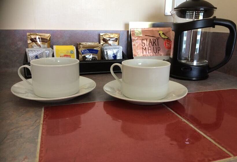 استودیوی استاندارد, Kapiti Gateway Motel