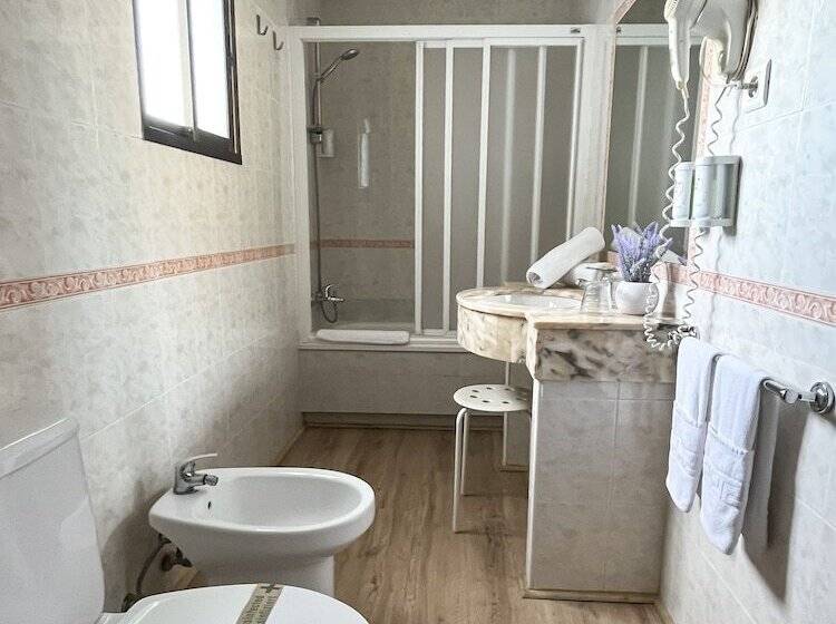 海の見えるスタンダードスタジオ, Beatriz Charming Hostal