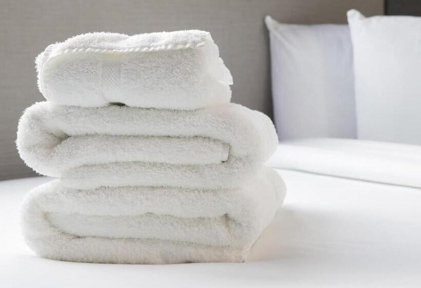 اتاق استاندارد, Bloc Hotel London Gatwick Airport