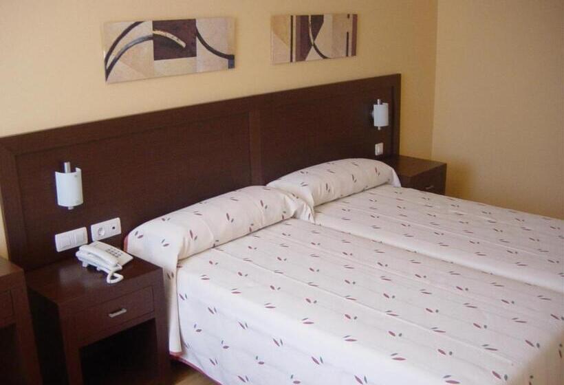 اتاق استاندارد سه نفره, Hostal Acanto