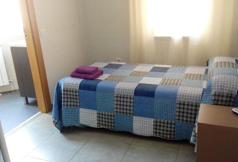 اتاق استاندارد یک نفره, Pension Calfred Ii