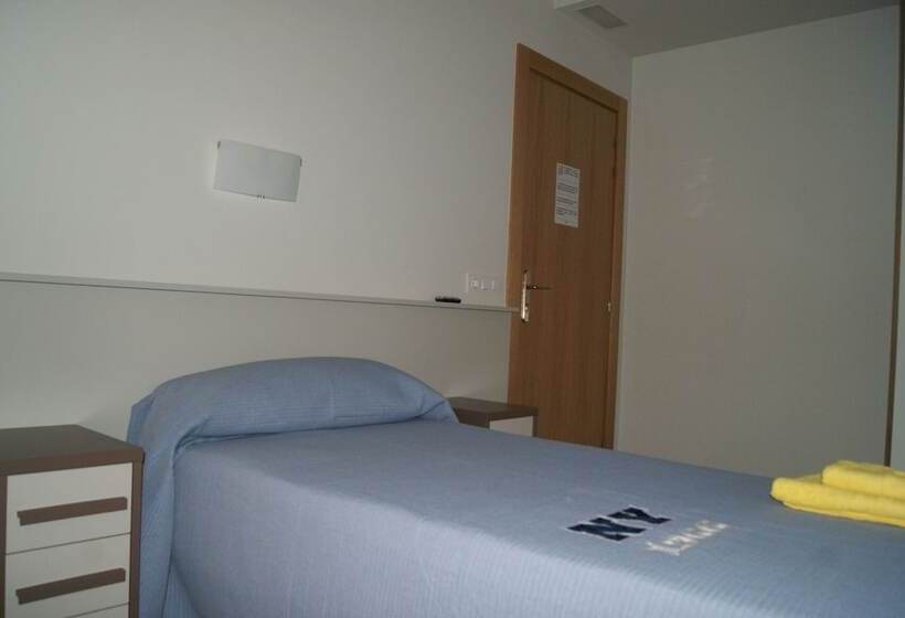 اتاق استاندارد یک نفره, Pension Calfred Ii