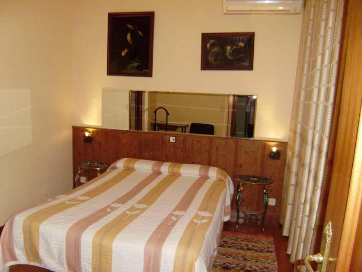 اتاق استاندارد یک نفره, Hostal Suárez