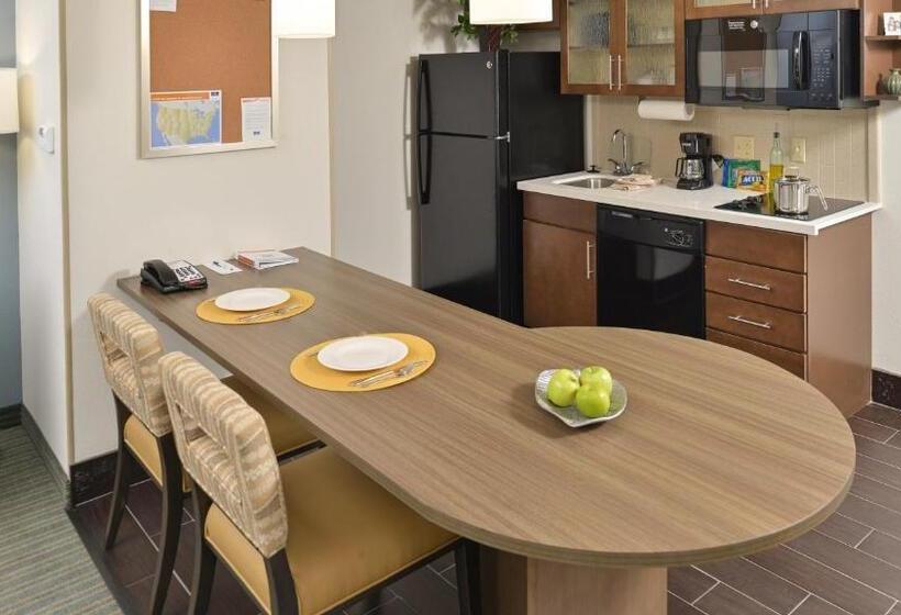 اتاق استاندارد با تخت بزرگ برای معلولان, Candlewood Suites Houma, An Ihg