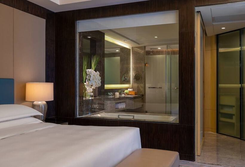 Club Suite, Renaissance Huizhou