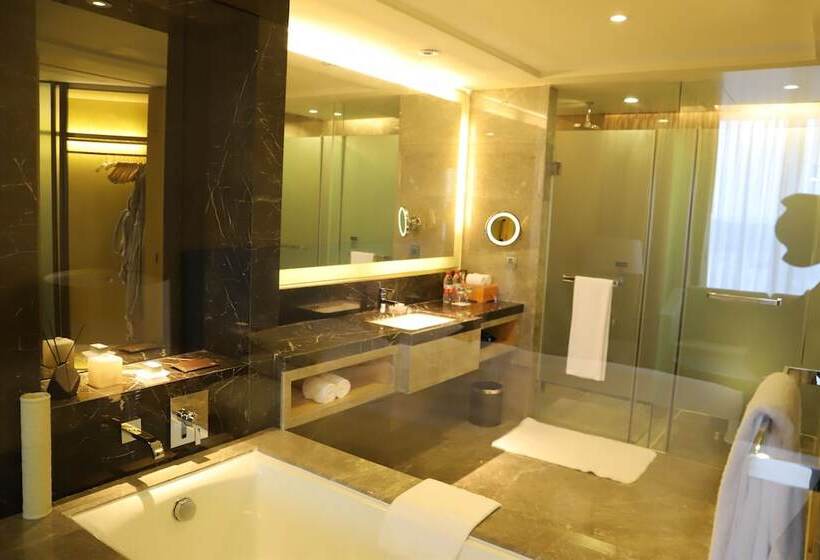 Club Suite, Renaissance Huizhou