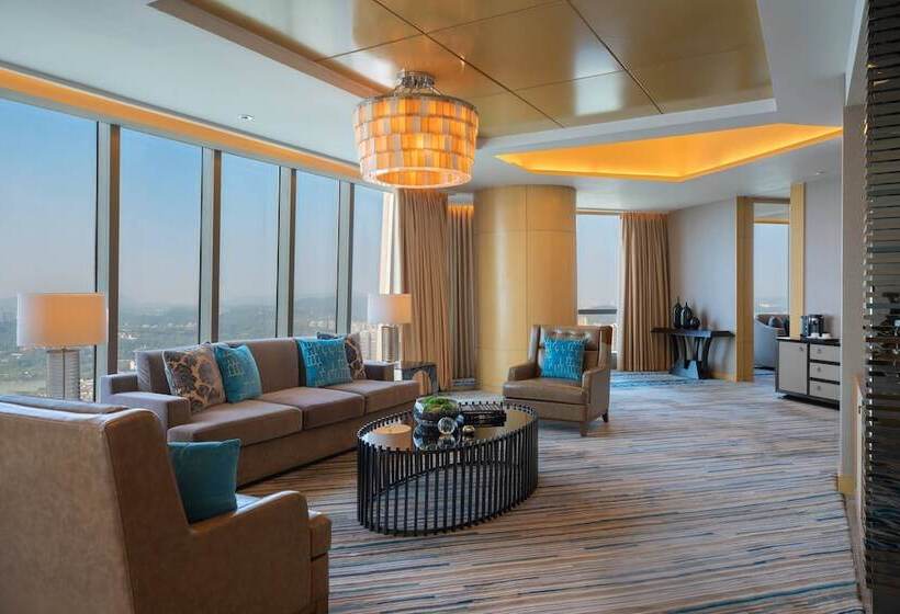 Club Suite, Renaissance Huizhou