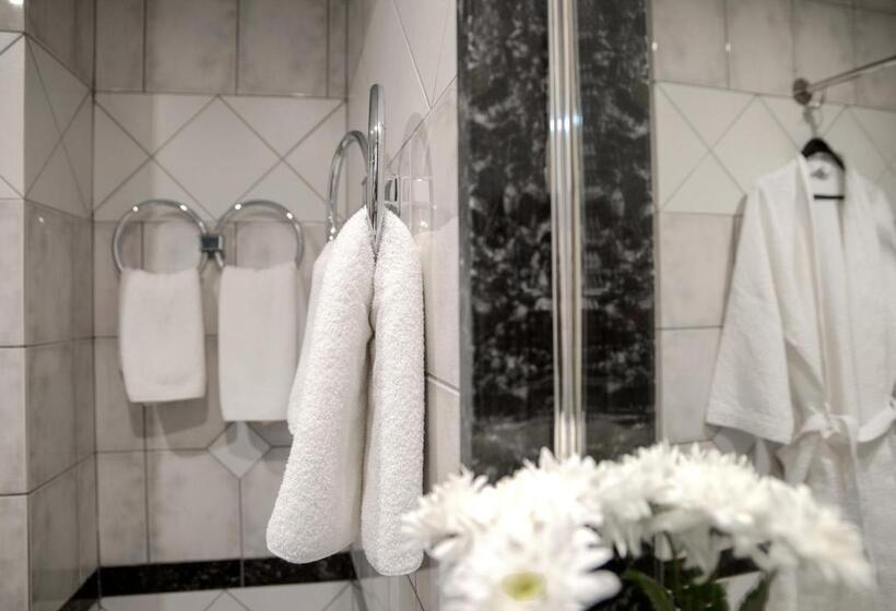 Habitación Basic con Balcón, Victory Inn