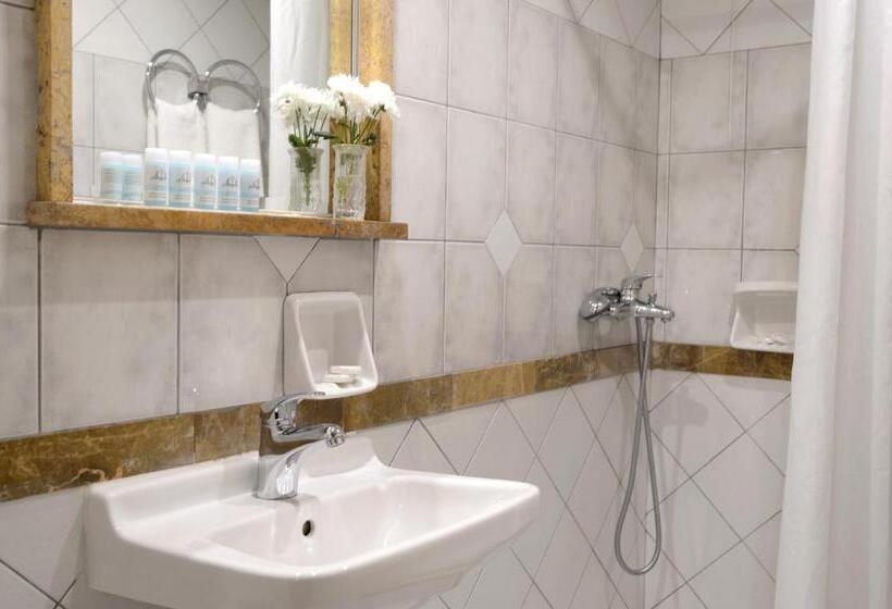 Habitación Basic con Balcón, Victory Inn