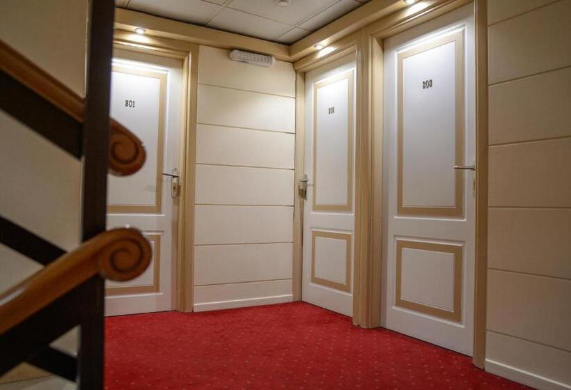 Habitación Triple Básica, Victory Inn