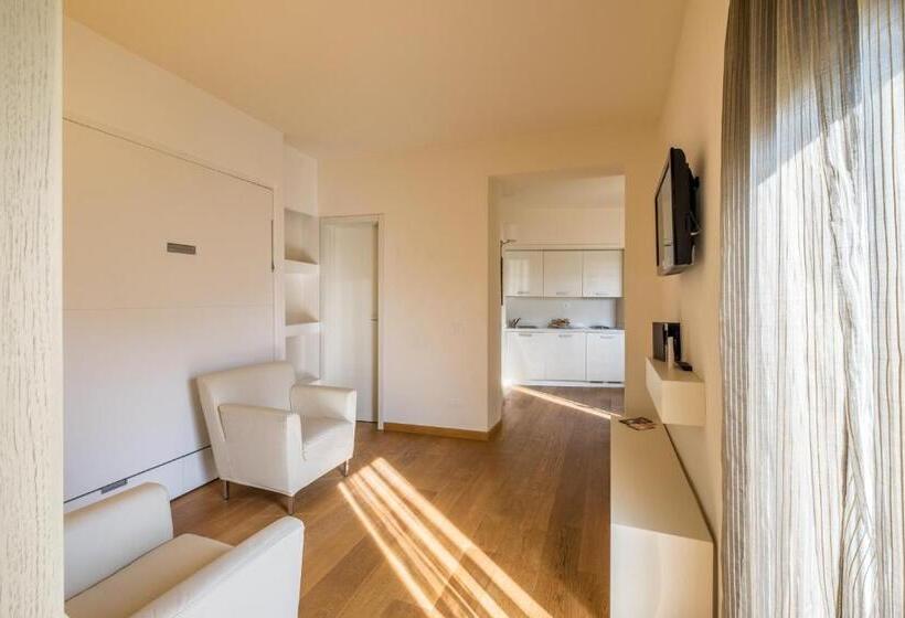 Executive Suite, Piccolo Signoria Apartment