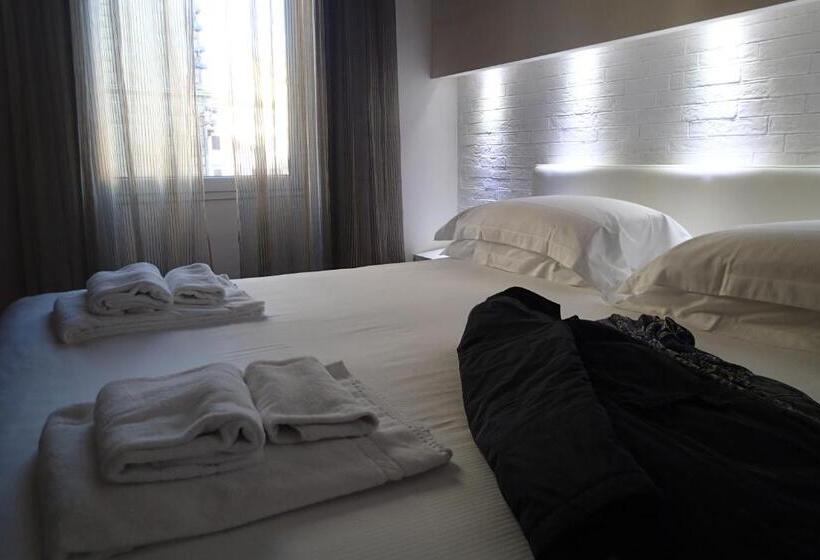 استودیوی لوکس, Relais Piazza Signoria