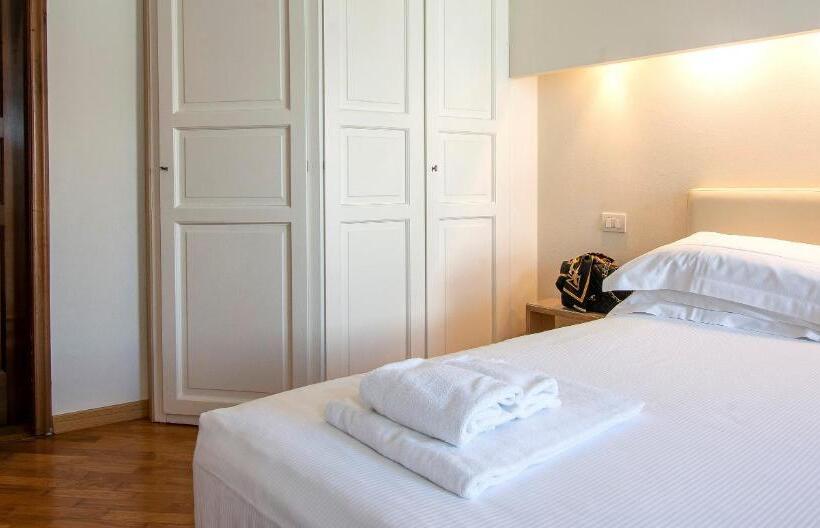 1 Bedroom Penthouse Apartment, Relais Piazza Signoria
