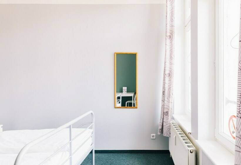 اتاق استاندارد با سرویس بهداشتی مشترک, St Christopher S Berlin Alexanderplatz   Hostel