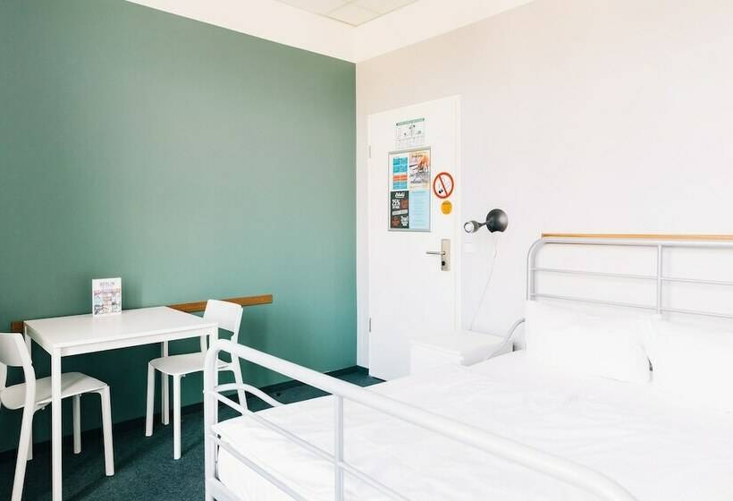 اتاق استاندارد با سرویس بهداشتی مشترک, St Christopher S Berlin Alexanderplatz   Hostel