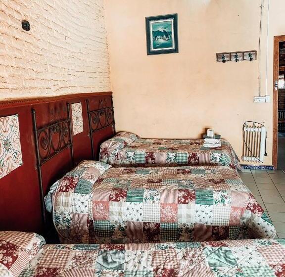 Standard 3 Bett Zimmer Geteiltes Bad, Pension Vergara , Sevilla