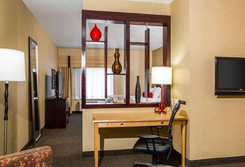 Suite Adapted for people with reduced mobility, Cambria  Traverse City